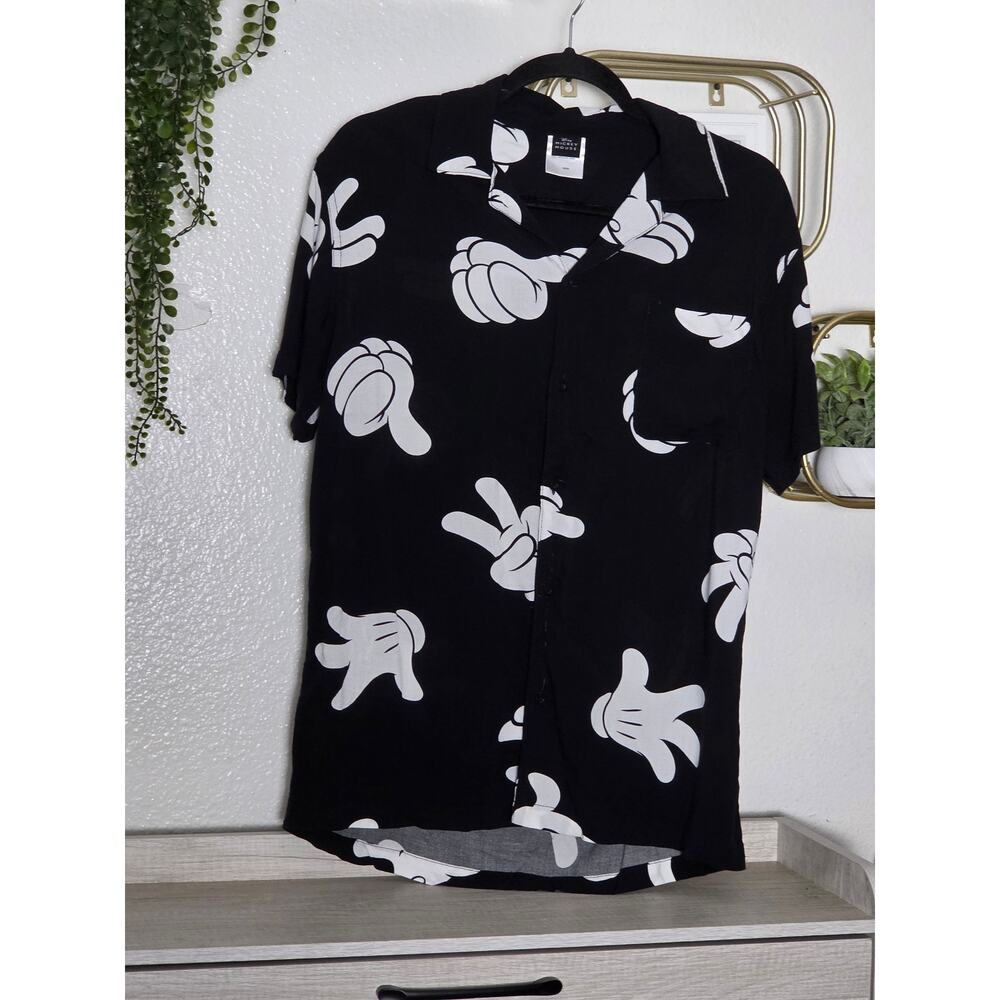 Disney -‎ Mickey Mouse Hands Button Up- size S